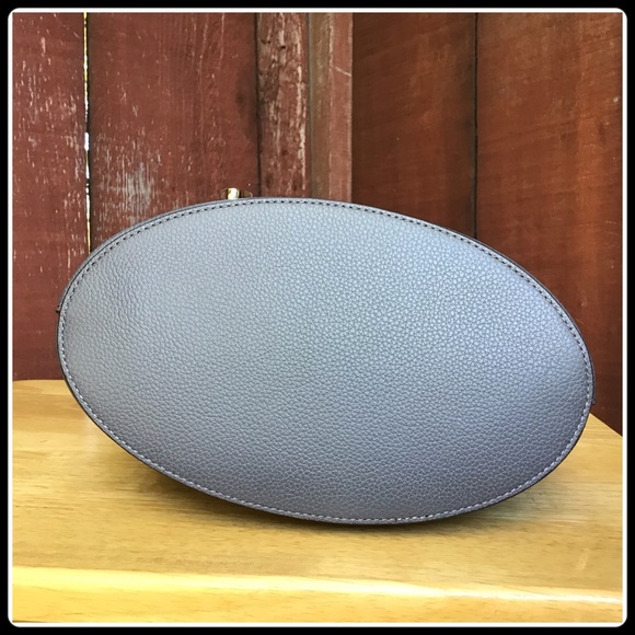 ❌SOLD❌Furla Vitello bucket bag - Picture 7 of 9